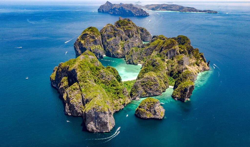 Best Island hopping destinations - Ko Phi Phi
